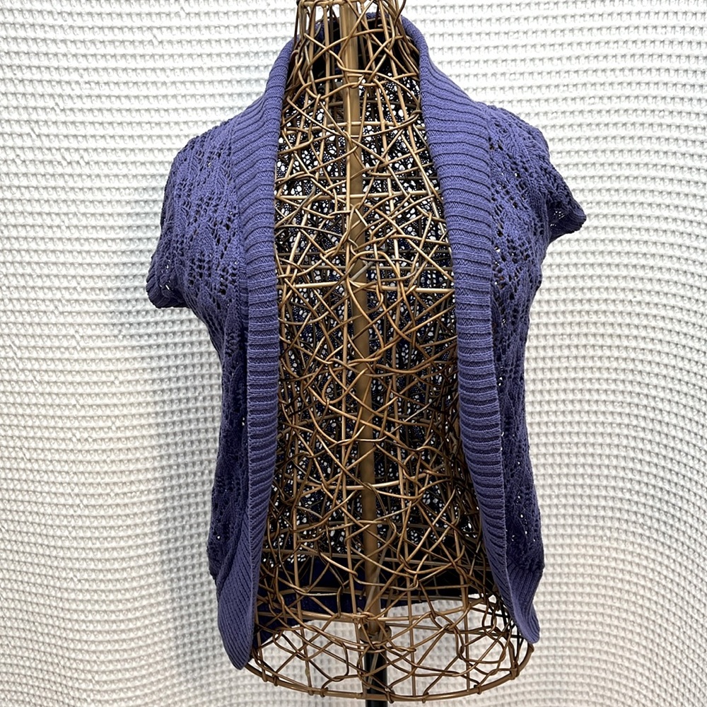 So Crochet Purple Sweater Vest. EUC. Size Large. Runs smaller.